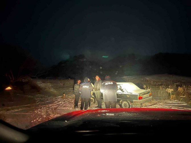 Erzincan’da Karda Mahsur Kalan 3 Kişi Kurtarıldı