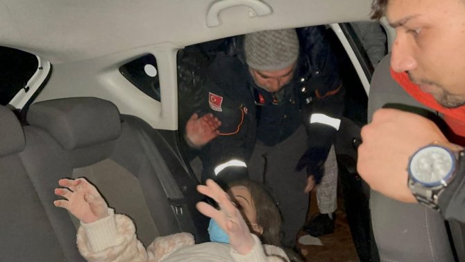 Enkaz Altında Canla Başla Çalışan Ekiplerden Yüreklere Su Serpen Haberler Gelmeye Devam Ediyor