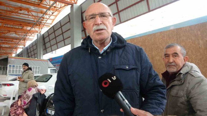 Aileler Enkaz Altından Gelecek Güzel Bir Haberi Gözyaşları İle Bekliyor