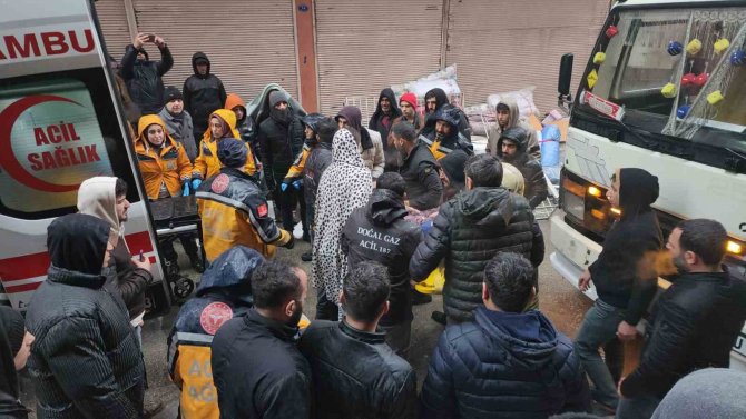 Günün İlk Işıklarıyla Deprem Bölgesi