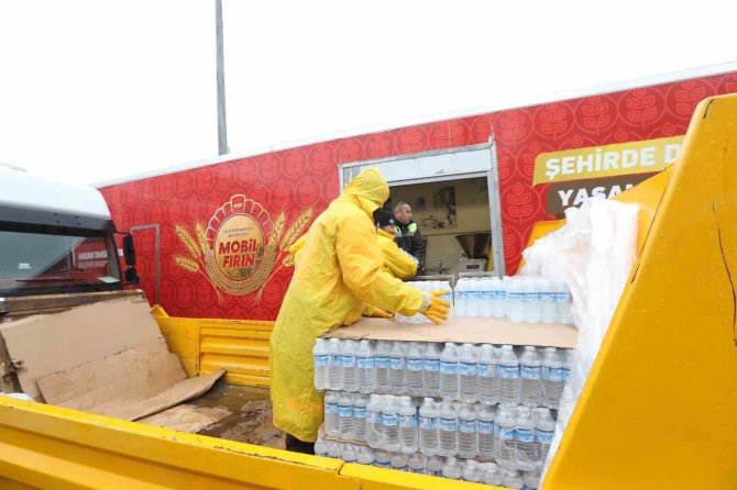 Gaziosmanpaşa Depremzedeler İçin Seferber Oldu