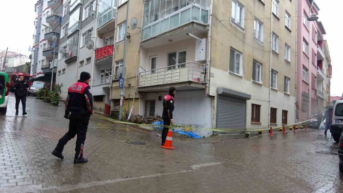 Kahramanmaraş Depreminin Hissedildiği Giresun’da Hasar Gören Bina Boşaltıldı