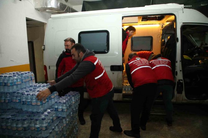 Gölbaşı Belediyesinden Deprem Sonrası Afet Bölgesine Destek