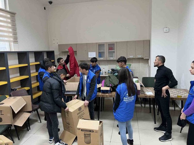 Çukurcalı Gönüllülerden Depremzedeler İçin Yardım Kampanyası