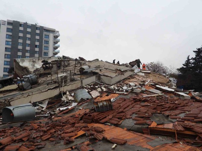 Hatay’da Bir Çocuk Depremden 18 Saat Sonra Sağ Kurtarıldı
