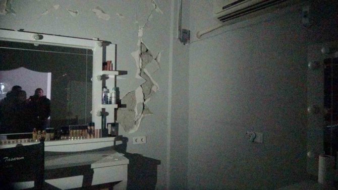 Hasarlı Yapılar Gün Ağırınca Ortaya Çıktı