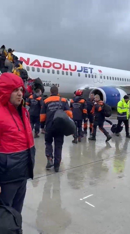 İ̇stanbul’dan Bin Kişilik Ekip Deprem Bölgesine Sevk Edildi
