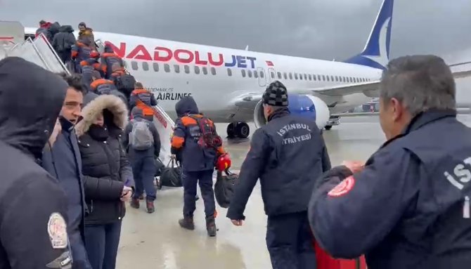 İ̇stanbul’dan Bin Kişilik Ekip Deprem Bölgesine Sevk Edildi