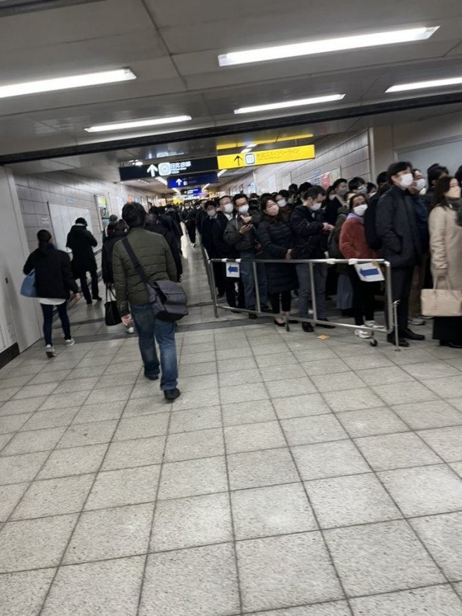 Tokyo Metrosu’nda Şüpheli Madde Alarmı