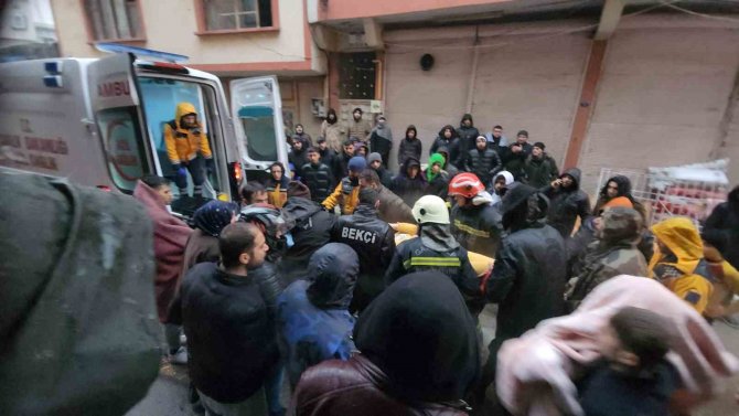 Günün İlk Işıklarıyla Deprem Bölgesi