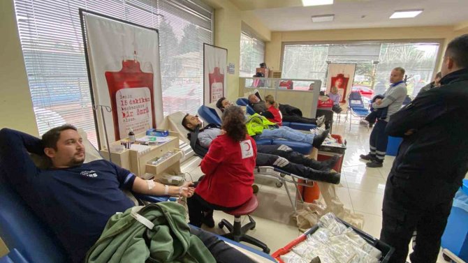 Asrın Felaketini Yaşayan Kocaeli Depremzedeler İçin Seferber Oldu