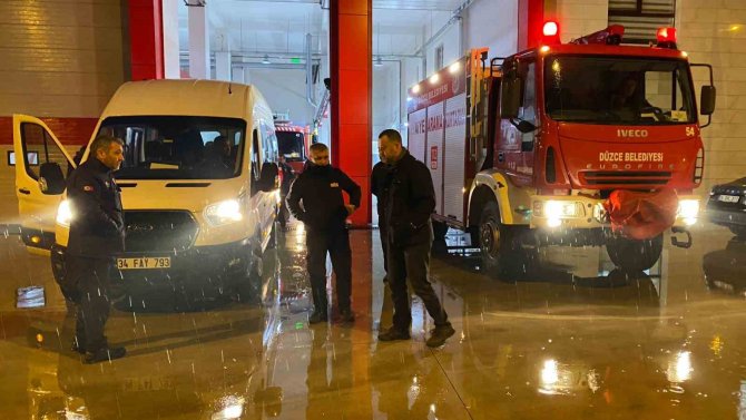 23 Kasım’da Depremi Yaşamış Düzce’den Ekipler Yola Çıktı