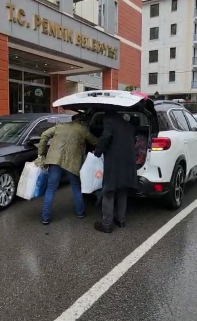 Pendik’te Vatandaşlar Depremzedeler İçin Seferber Oldu