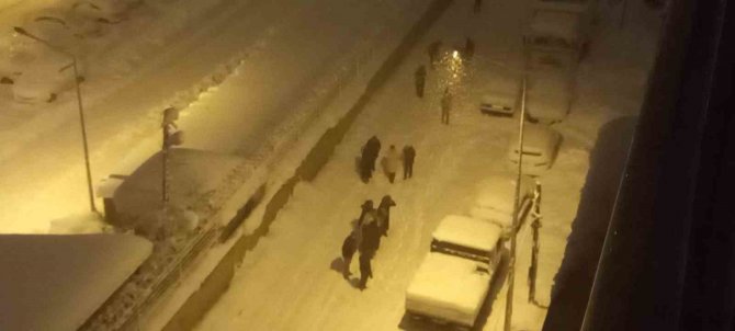 Kahramanmaraş’taki Deprem Bitlis’te De Şiddetli Bir Şekilde Hissedildi