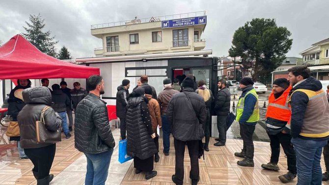 Düzceliler Deprem İçin Kan Bağışı Kuyruğuna Girdi