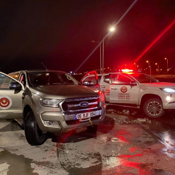 Tarihi Alan Başkanlığı Deprem Bölgesine Ekipman Ve Teknik Personel Gönderdi