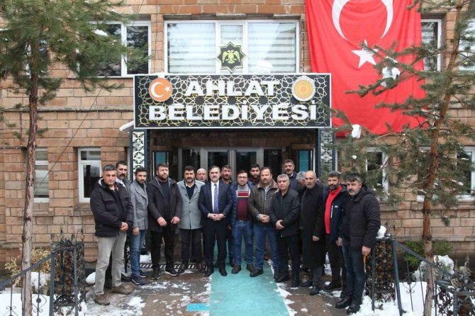 Ahlat’tan Deprem Bölgesine 4 Tır Yardım Malzemesi Gönderildi