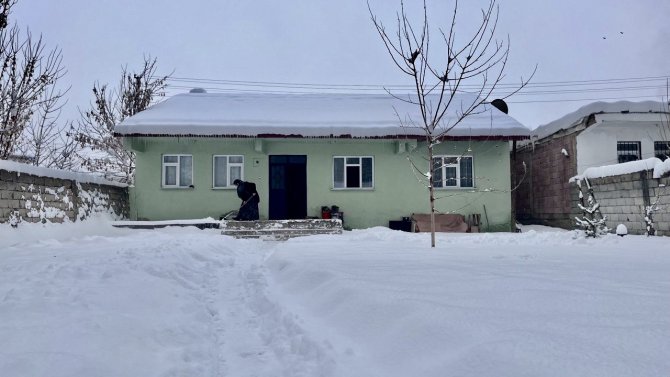 Ağrı’da 321 Köy Yolu Kar Nedeniyle Ulaşıma Kapandı