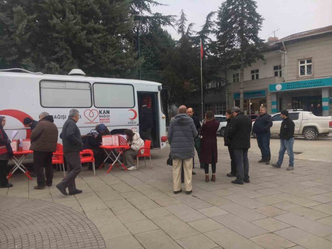 Kastamonu’da Deprem Bölgesi İçin Kan Bağışı Seferberliği