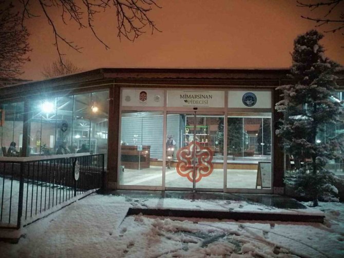 Büyükşehir, Tüm Salonları Ve Tesisleri Vatandaşlar İçin Açtı