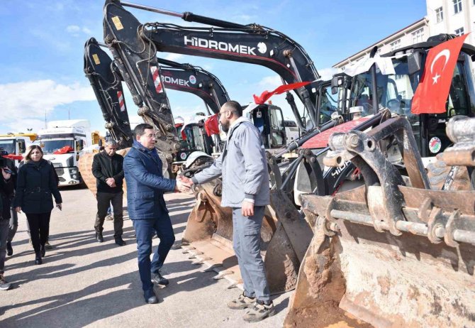 Kepez’in Ekipleri Deprem Bölgesi İçin Yolda