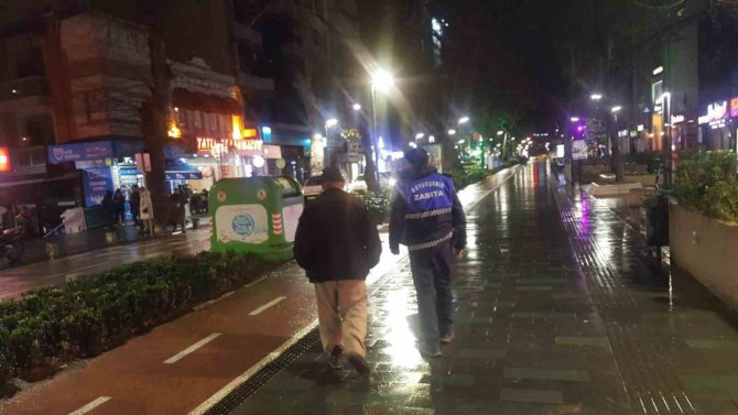 Evsizler Barınma Merkezine Yerleştiriliyor