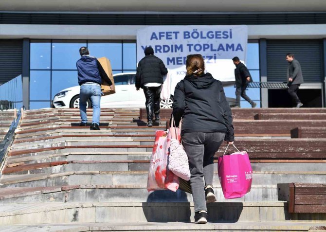 Konyaaltı’ndan Deprem Bölgesine Yardım