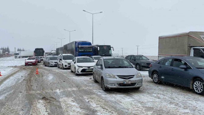 Konya-kulu Karayolu Trafiğe Kapatıldı