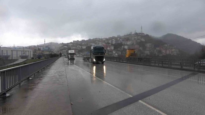 Köprüde Rögar Kapakları Çalındı