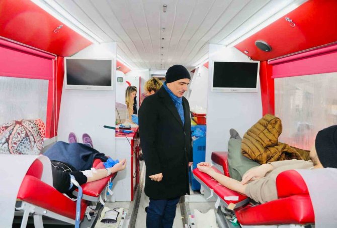 Körfezliler Depremzedelerin Yardımına Koşuyor