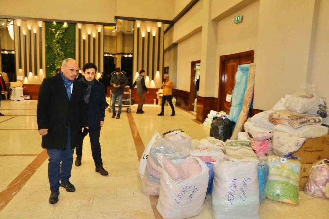 Körfezliler Depremzedelerin Yardımına Koşuyor