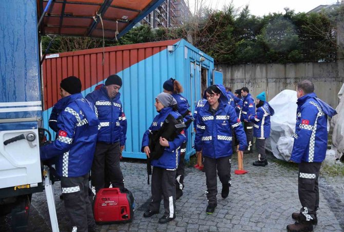 Küçükçekmece’den Afet Bölgesine Destek