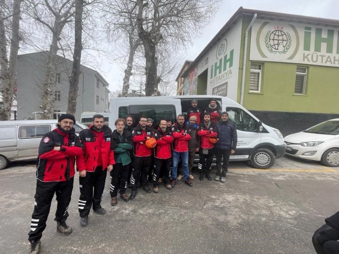Kütahya İ̇hh’dan Deprem Bölgesine Arama Kurtarma Ekibi