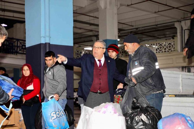 Yunusemre Ve Şehzadeler’den Deprem Bölgesine Yardım