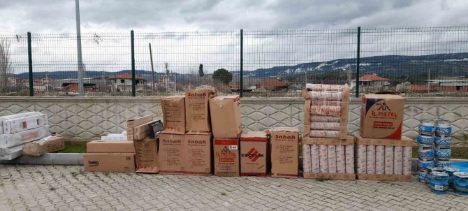 Selendililer Depremzedeler İçin Seferber Oldu