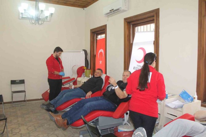 Turgutlu’da Vatandaşlar Kan Vermeye Koştu