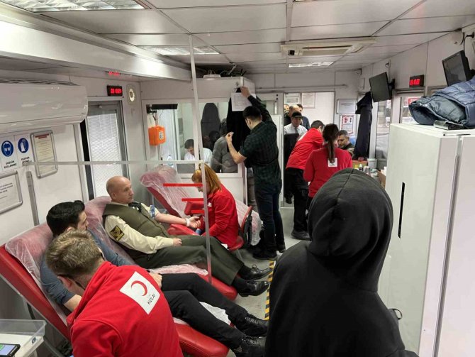 Türk Kızılay, Depremzedelere Destek Olmak İçin Tüm Ekiplerini Seferber Etti