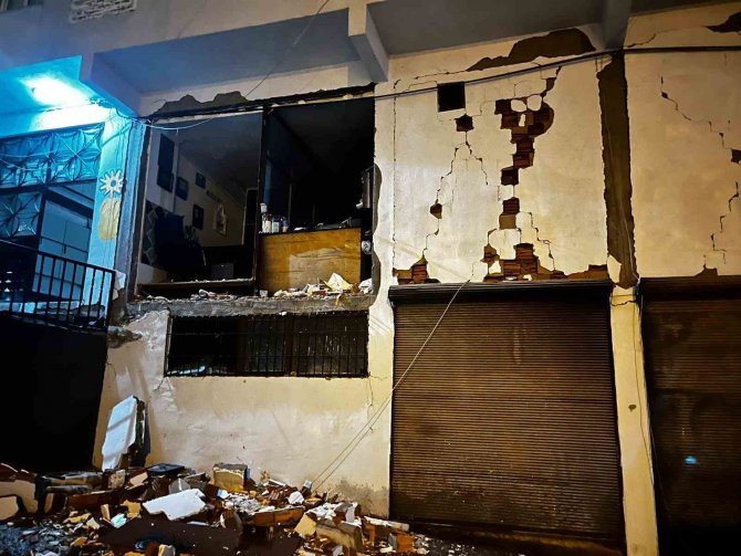 Diyarbakır’ı Deprem Vurdu: 7 Bina Yıkıldı, 6 Kişi Hayatını Kaybetti