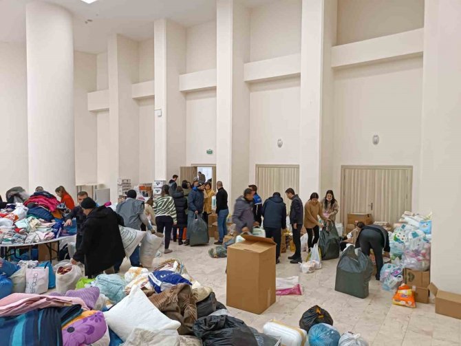 Bilecik’ten Deprem Bölgesine Yardım Seferberliği