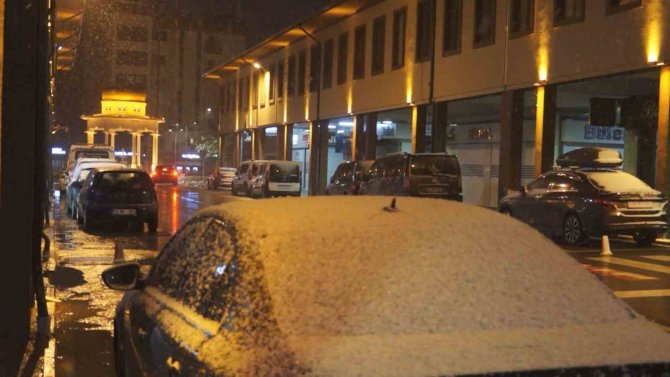 Balıkesir’de Kar Etkisini Gösterdi