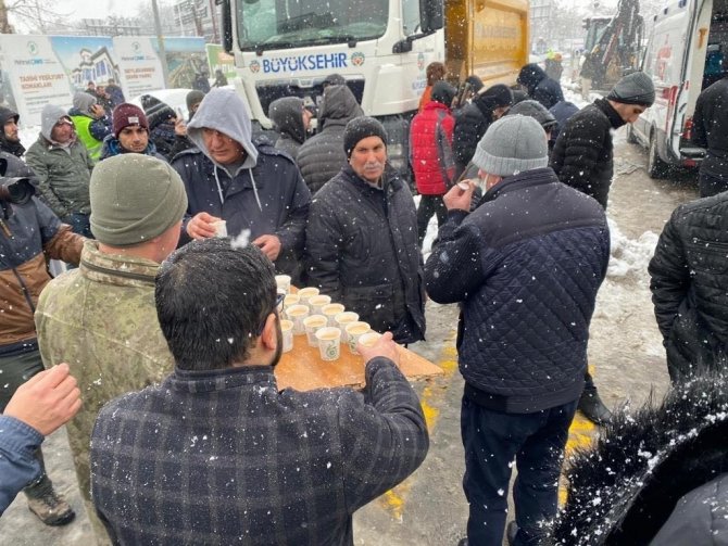 Msb: “Mehmetçiklerimiz, Enkaz Altındaki Vatandaşlarımızın Kurtarılması İçin Canla Başla Mücadele Etti”