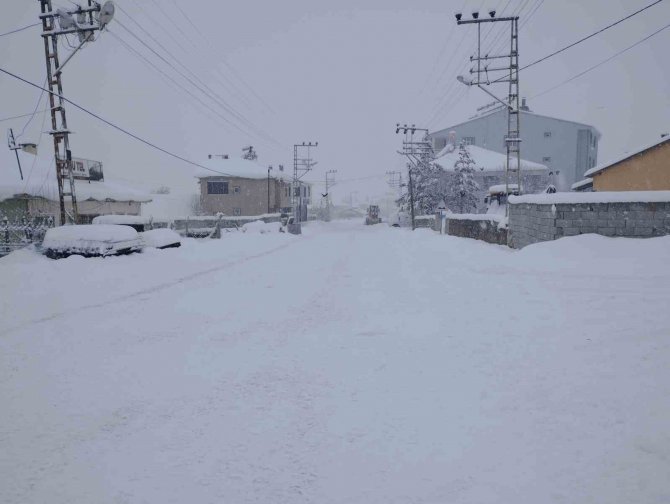 Varto’da 99 Köy Ve 50 Mezranın Yolu Ulaşıma Kapandı