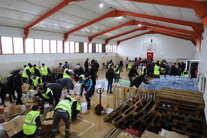 Sakarya Büyükşehir’in Yardımları Binlere Ulaştı