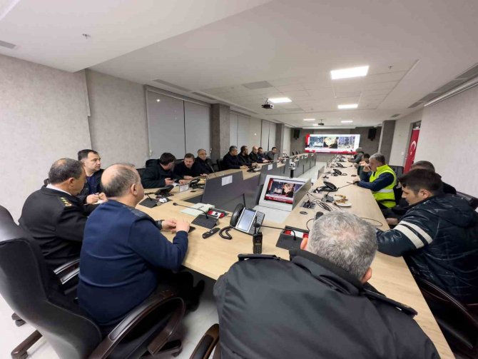 Tokat’tan Deprem Bölgesine 15 Kişilik Arama Kurtarma Ekibi Sevk Edildi