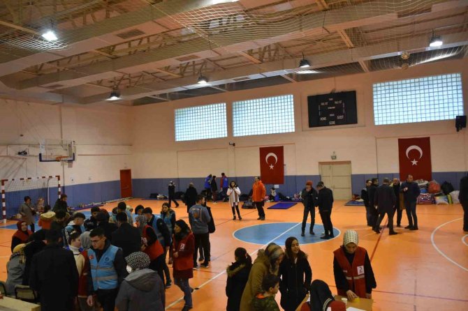 Tosya Belediyesi, Deprem Bölgesine Yardım İçin Seferber Oldu