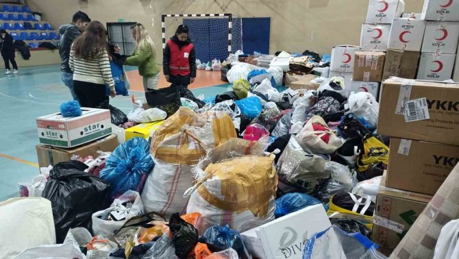 Kdz. Ereğli’de Kızılay’ın Yardım Çağrısına Halk Duyarsız Kalmadı