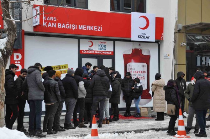 Kars’ta Vatandaşlar Kan Merkezlerine Koştu