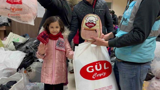 Minik Tuana’nın Yardımı Herkesi Duygulandırdı