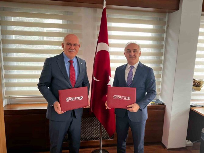 Spor Toto, Uşak Üniversitesi Spor Tesis Ve Sahalarına Destek Olacak