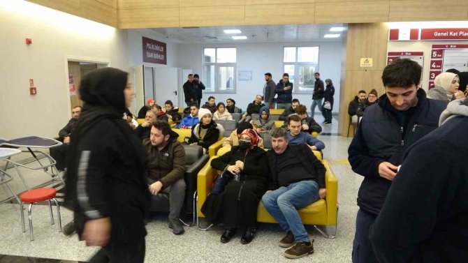 İ̇stanbullular Deprem Bölgesi İçin Kan Vermeye Koştu
